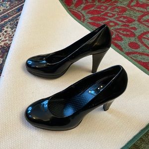 Black Patent Pumps. Size 7. MIXIT